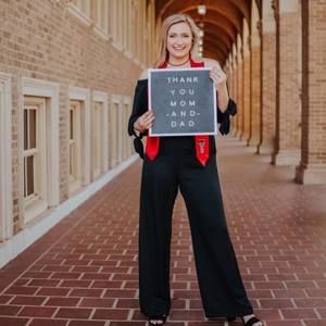 Meet your Posher, Elizabeth